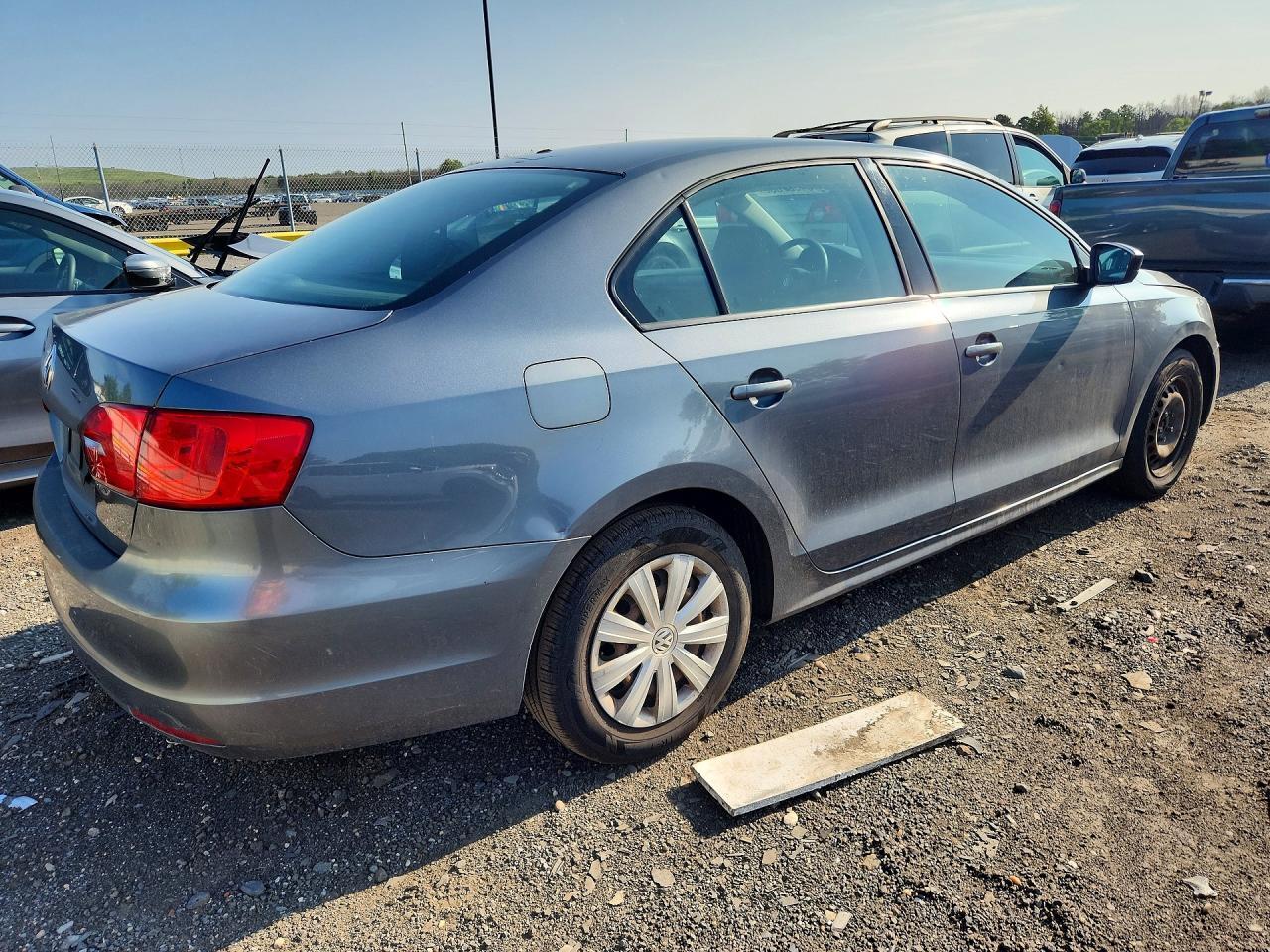 3VW2K7AJ9CM468603 2012 VOLKSWAGEN JETTA photo no. 3