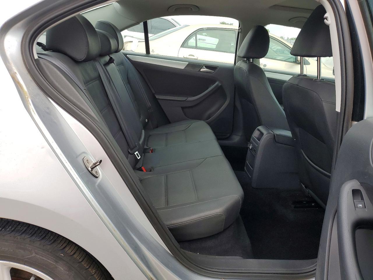 2012 VOLKSWAGEN JETTA TDI — Фото 10 из 12