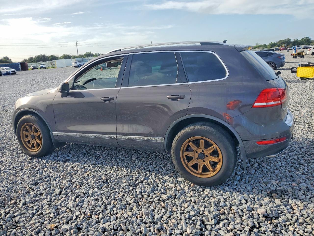 2012 VOLKSWAGEN TOUAREG V6 TDI — Фото 2 из 12