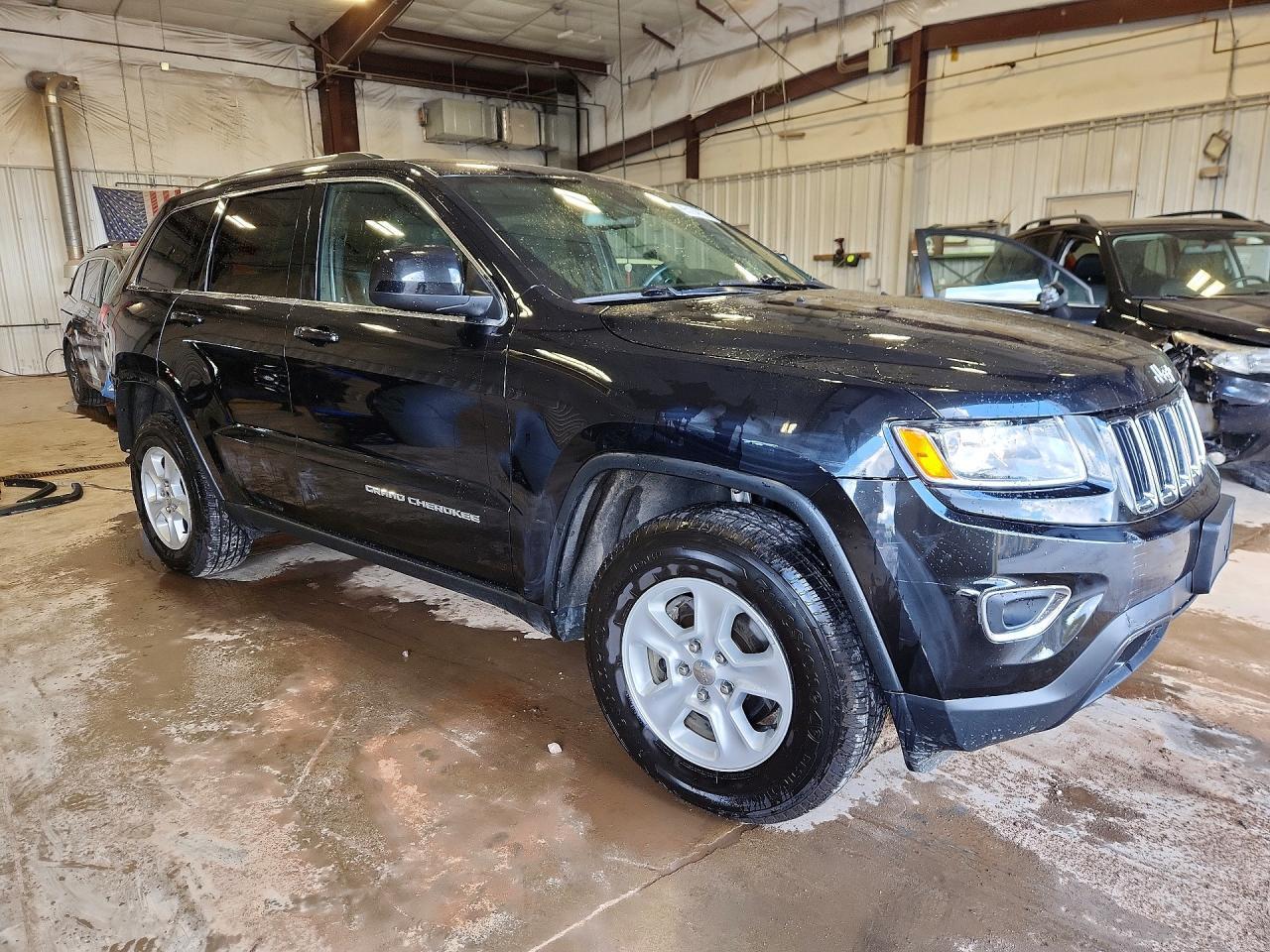 2016 JEEP GRAND CHEROKEE LAREDO — Фото 4 из 14