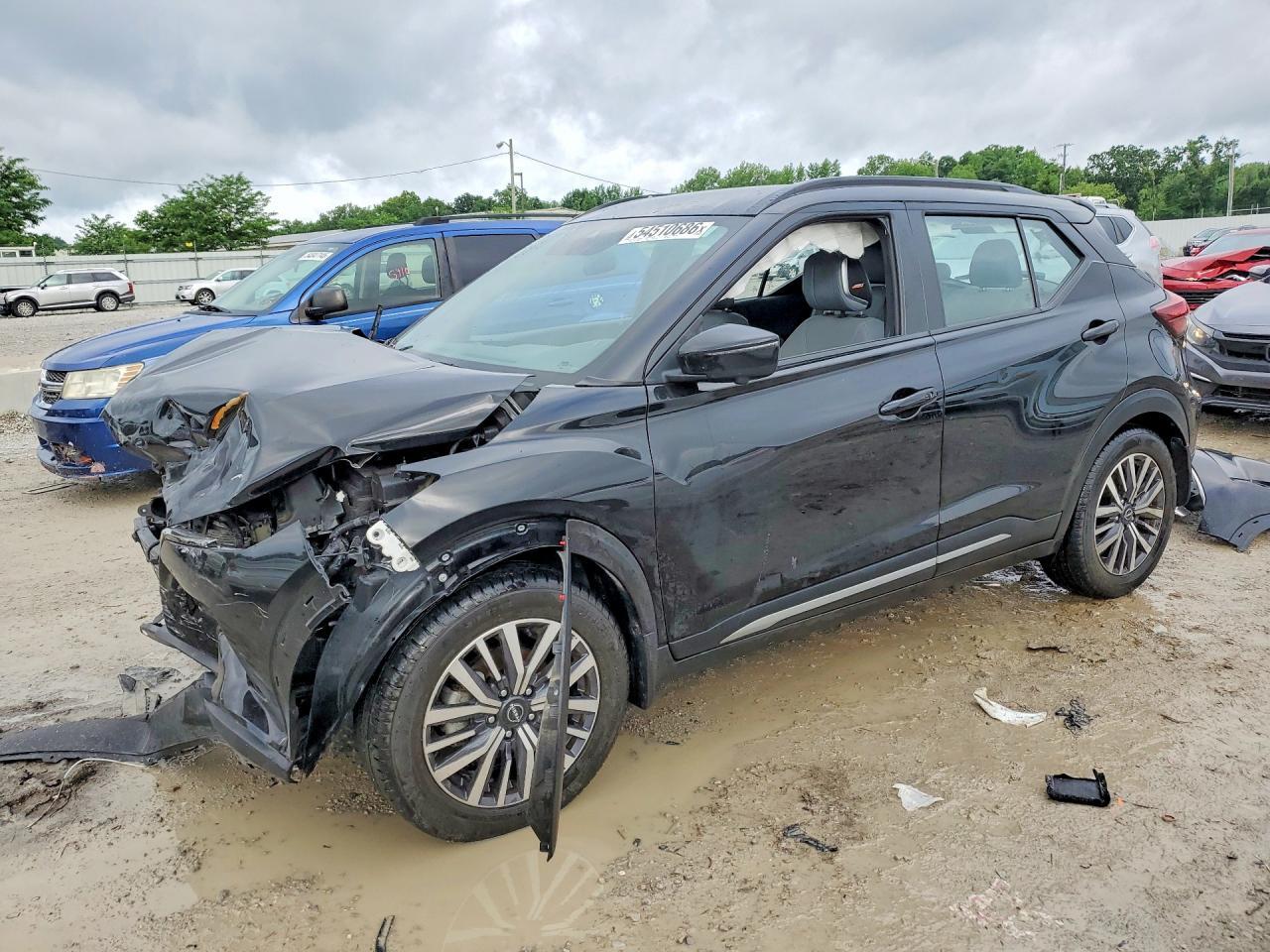 2024 NISSAN KICKS SR