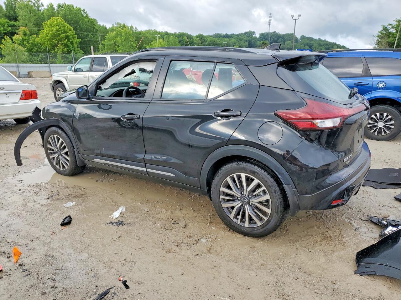 2024 NISSAN KICKS SR — Фото 2 из 14