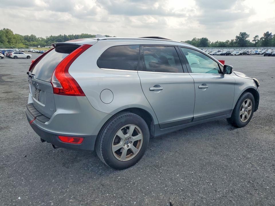 2012 VOLVO XC60 3.2 — Фото 3 из 13