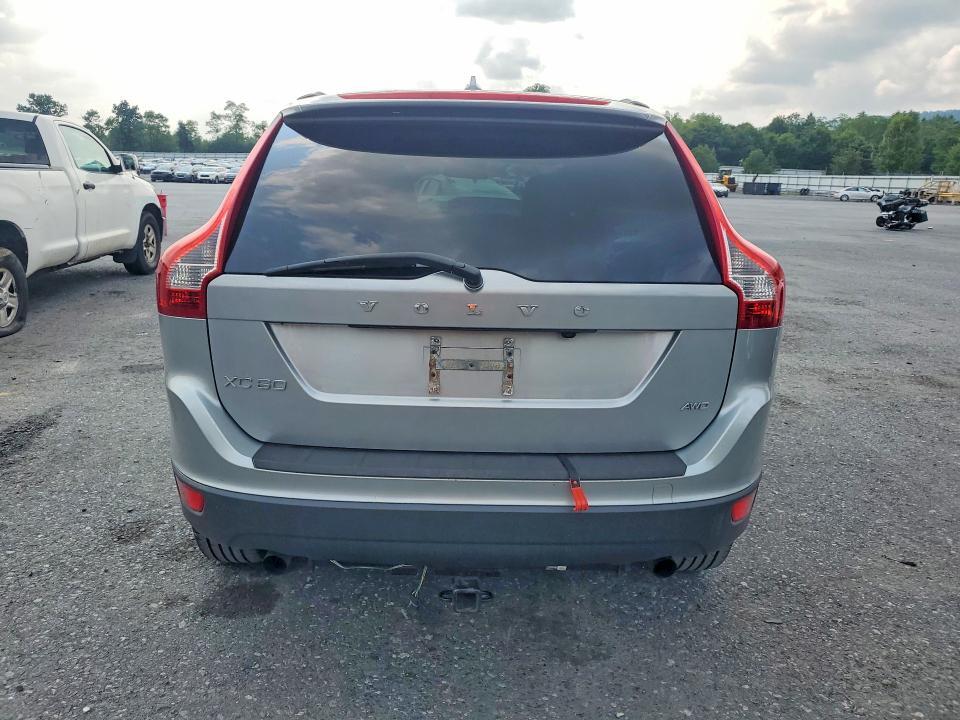 2012 VOLVO XC60 3.2 — Фото 6 из 13