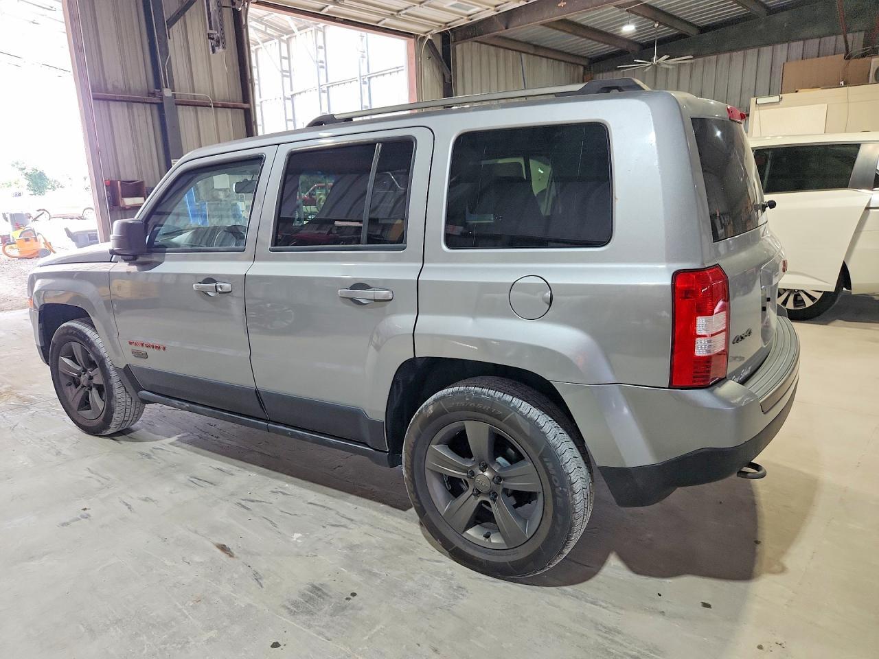2016 JEEP PATRIOT SPORT — Фото 2 из 13