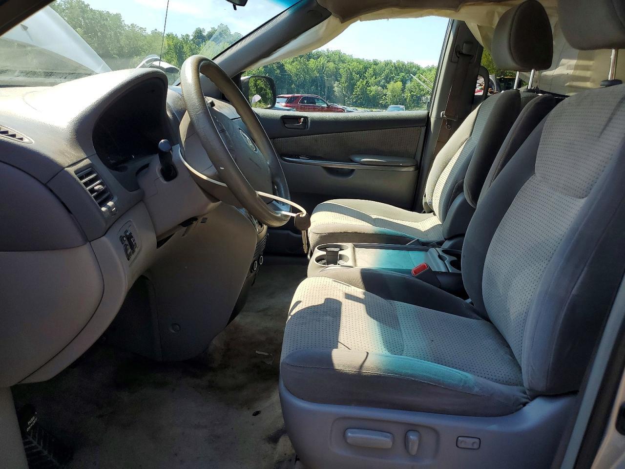 2009 TOYOTA SIENNA LE 7-PASSENGER — Фото 7 из 14