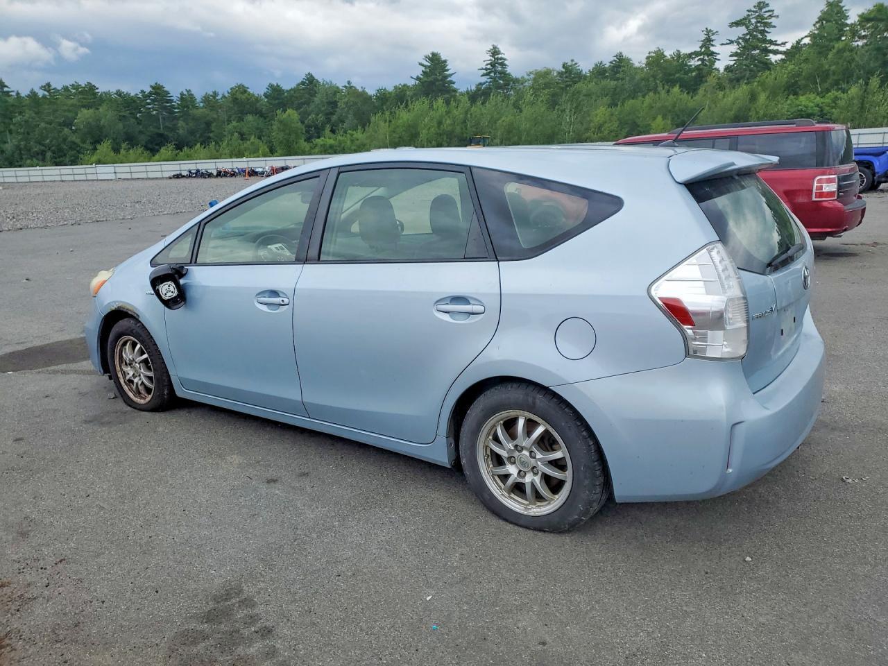 JTDZN3EU1D3193849 2013 TOYOTA PRIUS V photo no. 2