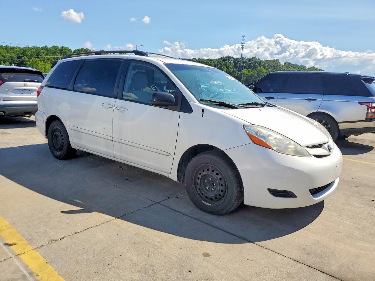 2009 TOYOTA SIENNA LE 8-PASSENGER — Фото 4 из 13