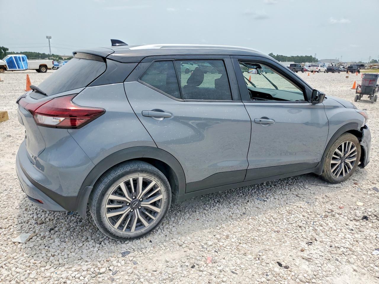 2024 NISSAN KICKS SV — Фото 3 из 13
