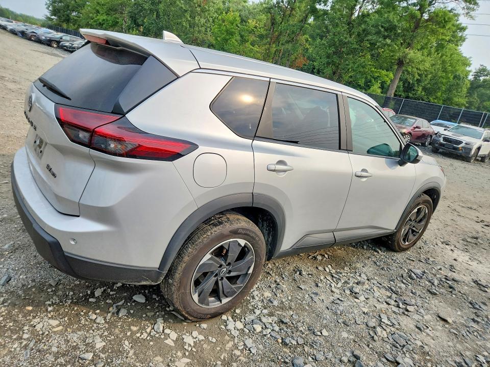 5N1BT3BB3RC701607 2024 NISSAN ROGUE photo no. 3