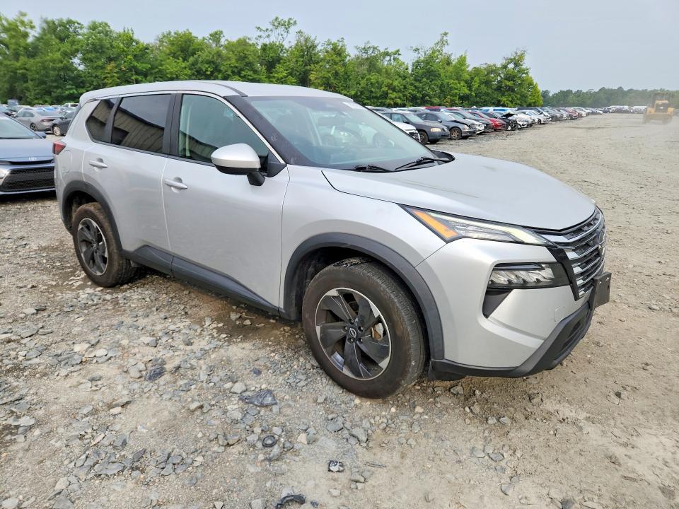 5N1BT3BB3RC701607 2024 NISSAN ROGUE photo no. 4