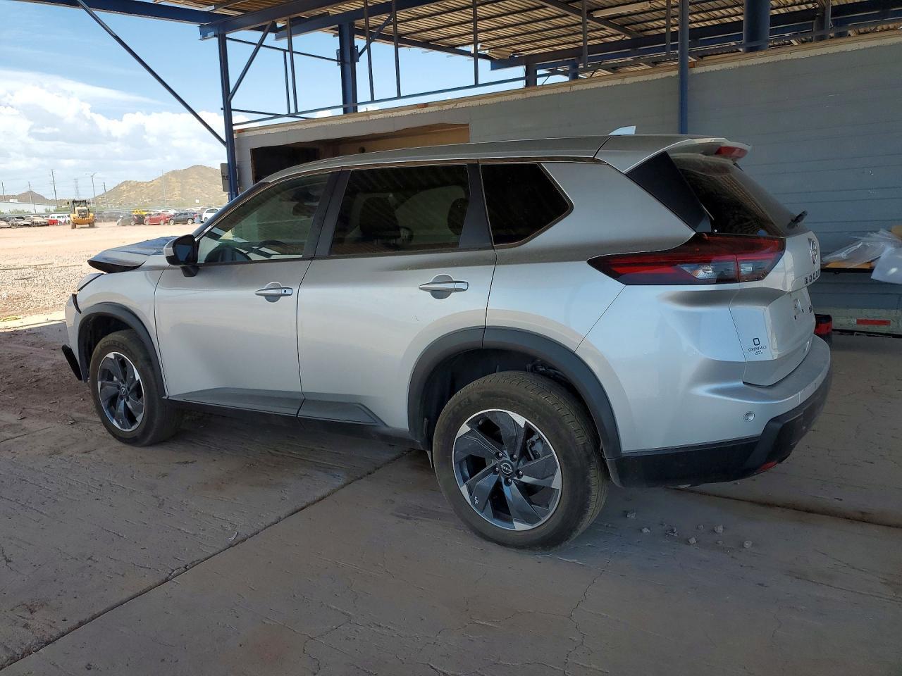 2024 NISSAN ROGUE SV — Фото 2 из 14