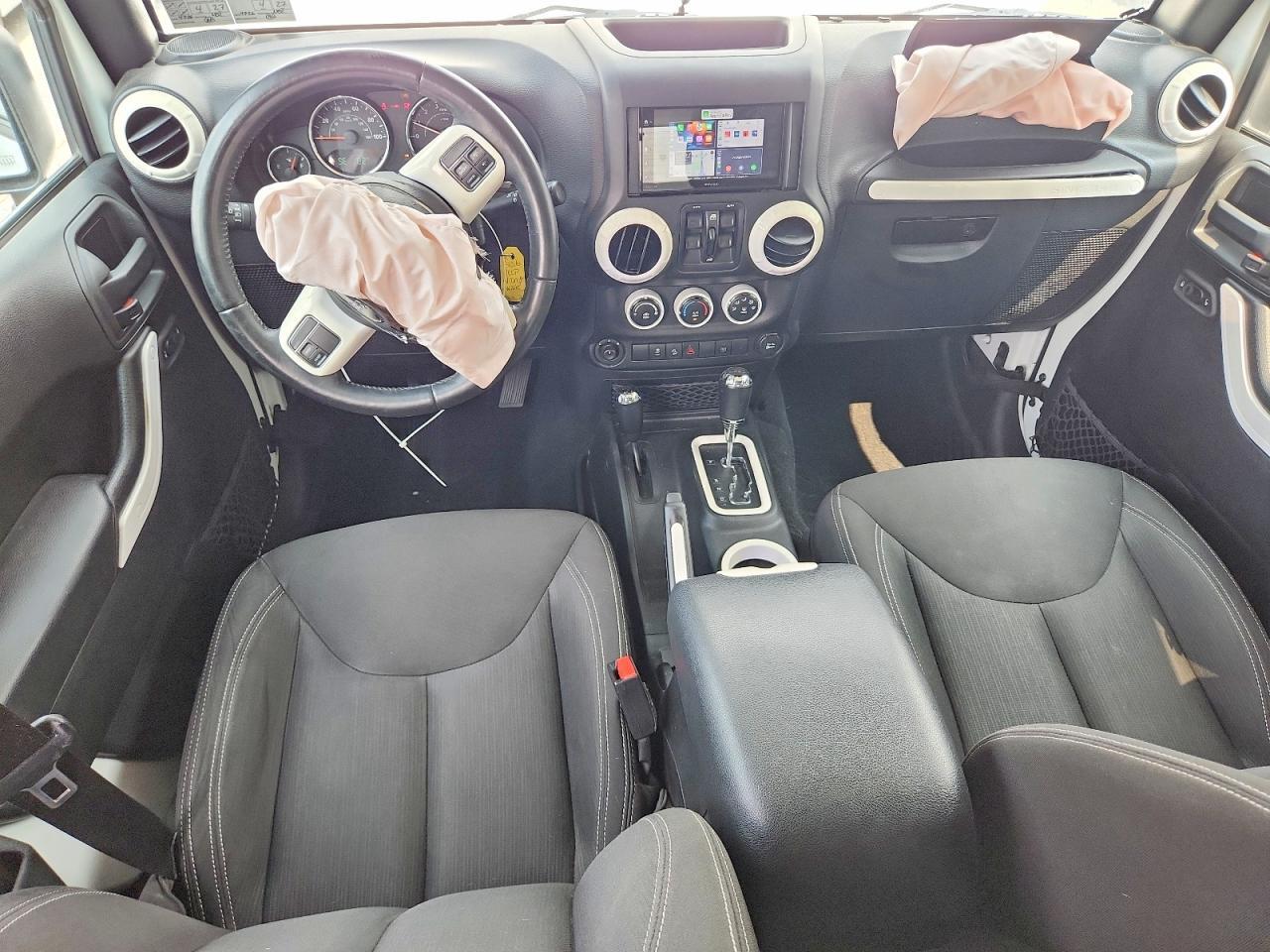 2016 JEEP WRANGLER UNLIMITED SAHARA — Фото 8 из 13