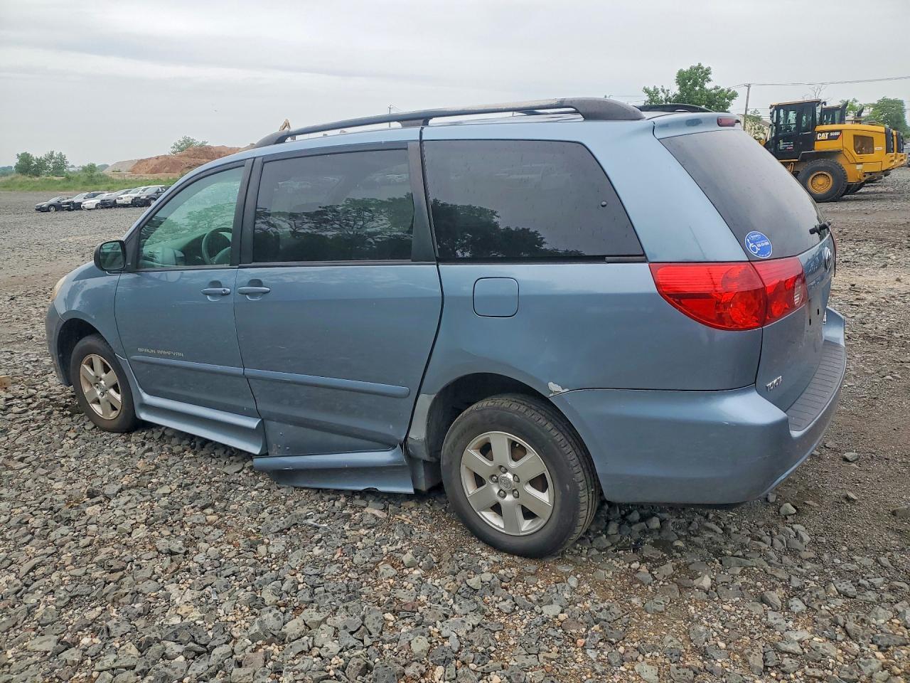 2006 TOYOTA SIENNA LE 8 PASSENGER — Фото 2 из 13