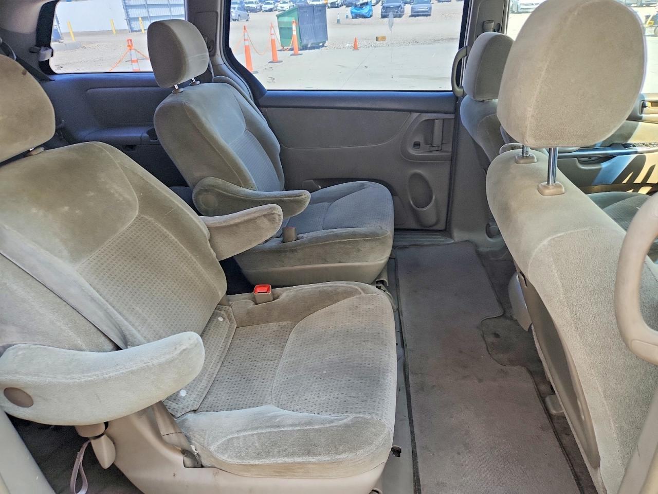 2006 TOYOTA SIENNA CE 7 PASSENGER — Фото 11 из 13
