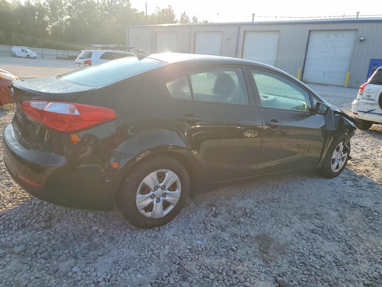 KNAFK4A62G5542371 2016 KIA FORTE photo no. 3