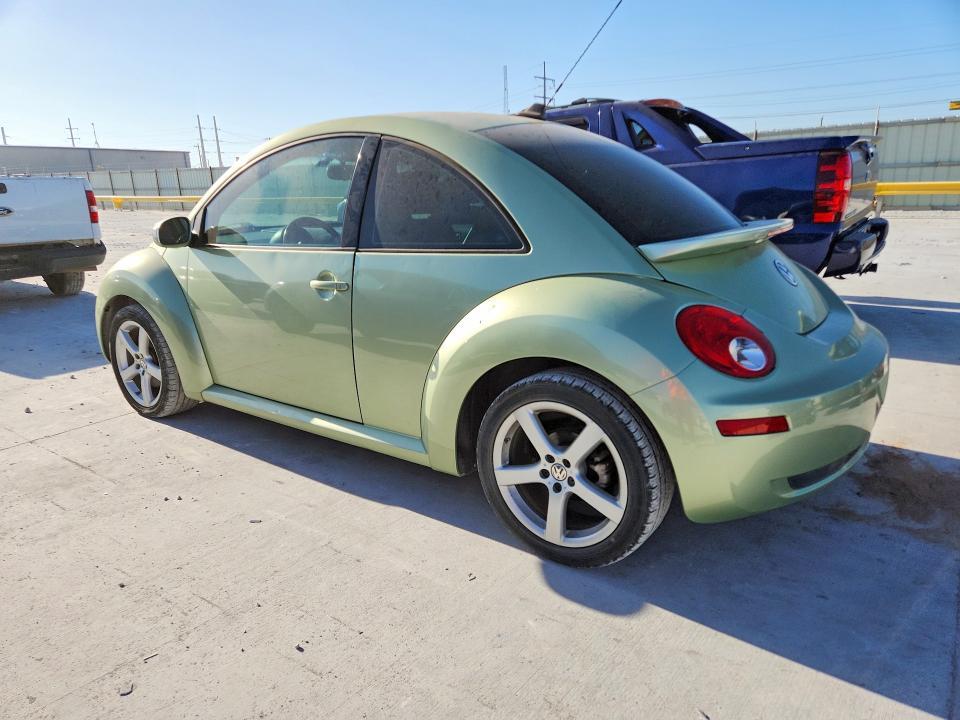 2009 VOLKSWAGEN NEW BEETLE S — Фото 2 из 12