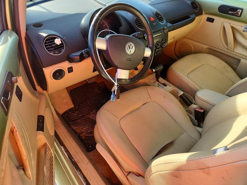 2009 VOLKSWAGEN NEW BEETLE S — Фото 8 из 12