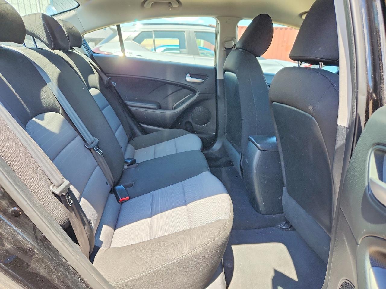 2016 KIA FORTE LX — Фото 10 из 13