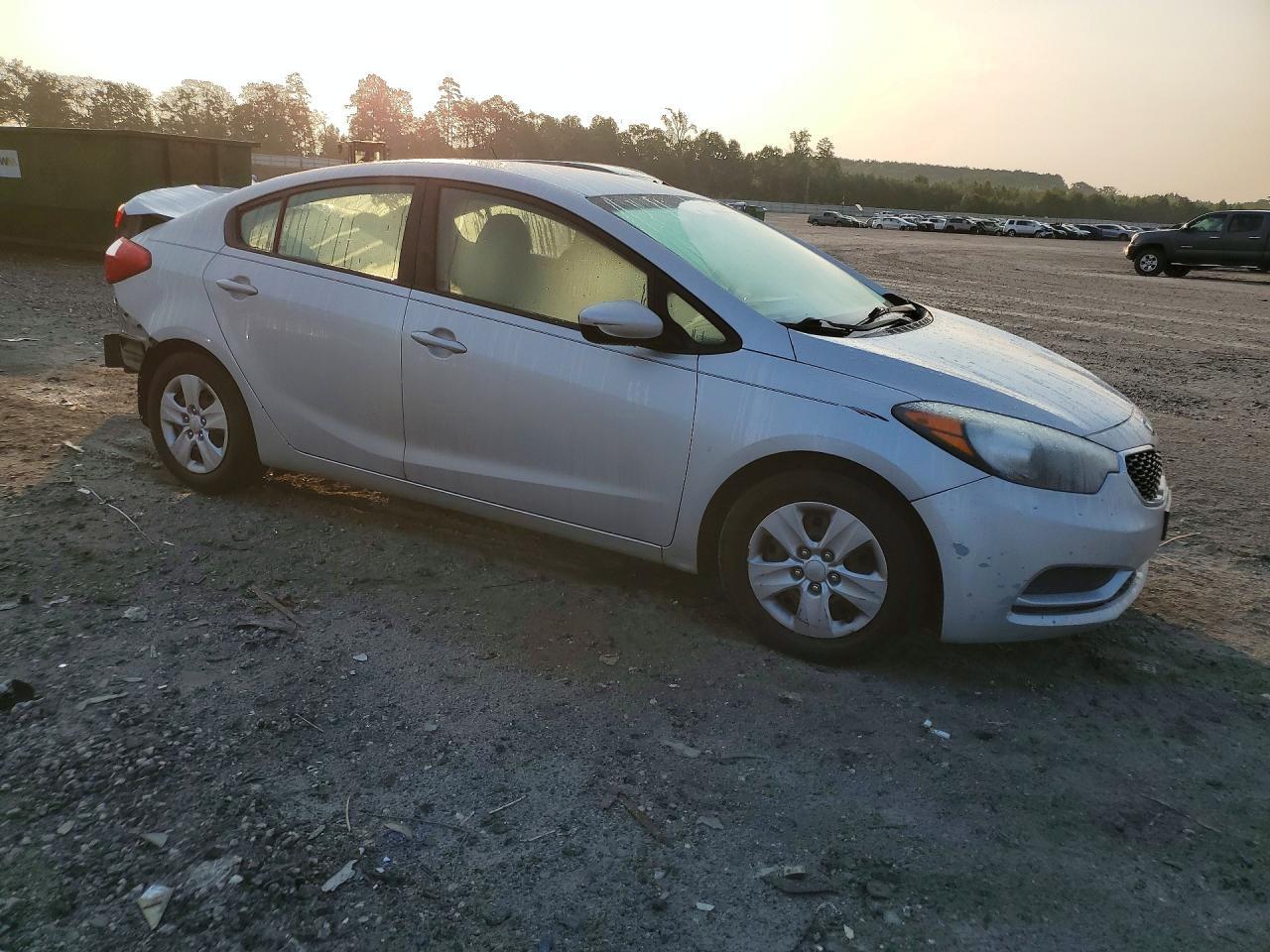 2016 KIA FORTE LX — Фото 4 из 12
