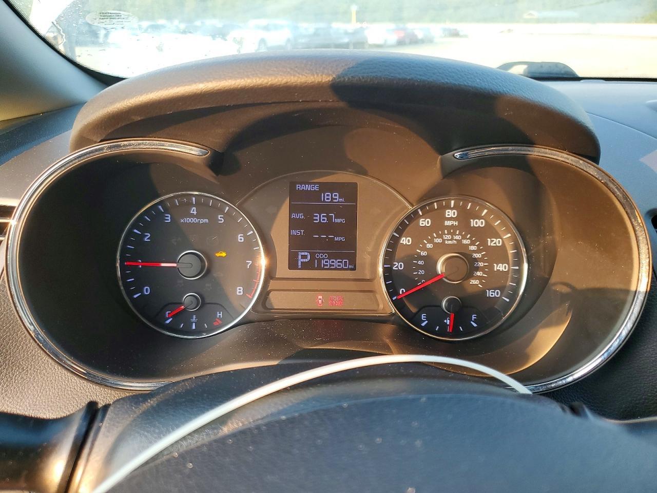 2016 KIA FORTE LX — Фото 9 из 12
