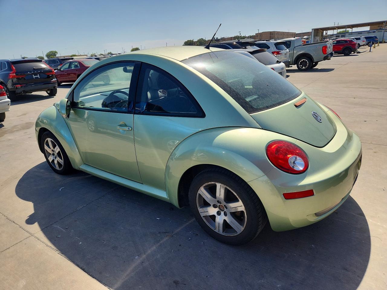 3VWRW31C16M415086 2006 VOLKSWAGEN NEW BEETLE photo no. 2