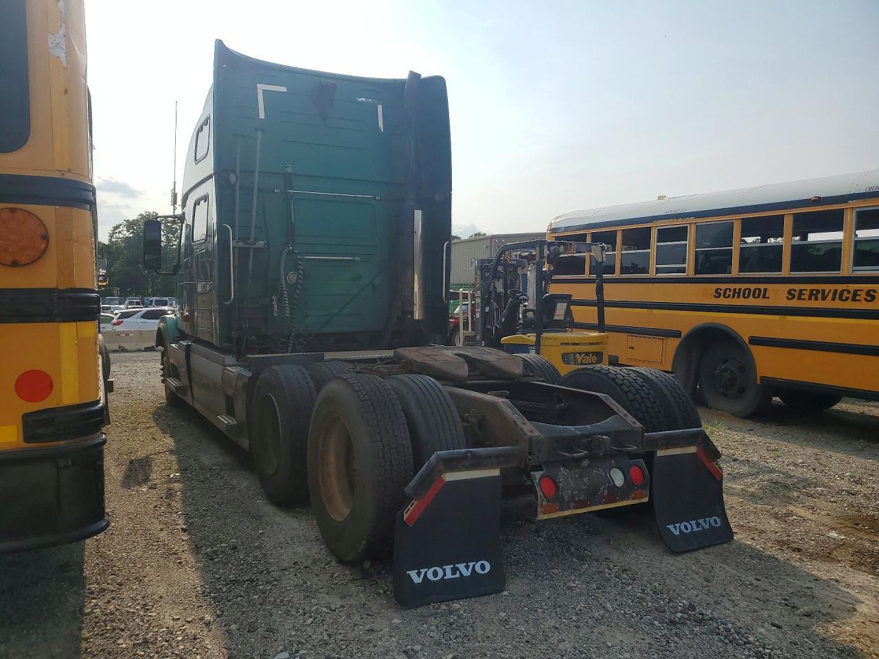 2006 VOLVO VN VNL — Фото 2 из 14