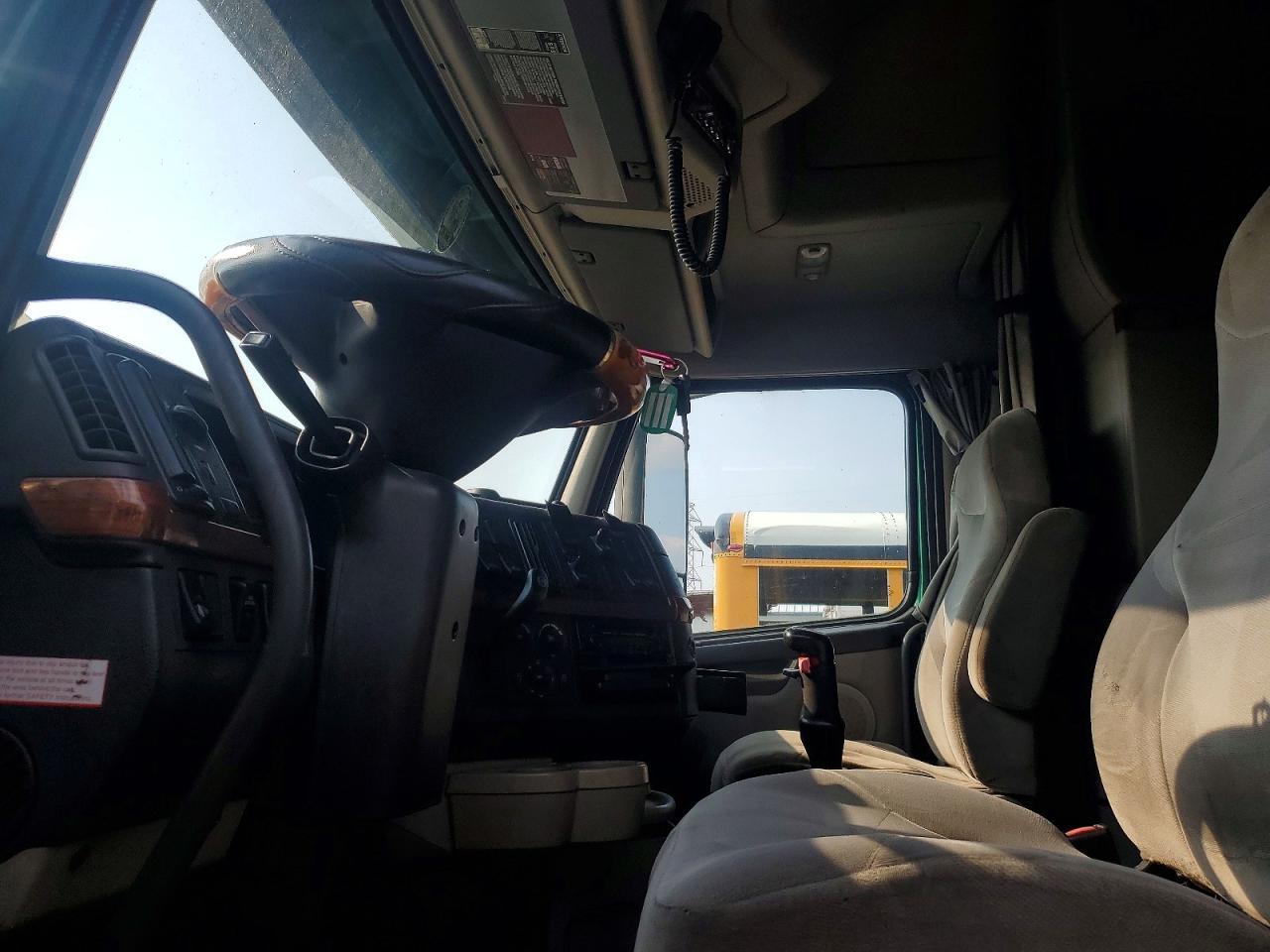 2006 VOLVO VN VNL — Фото 7 из 14