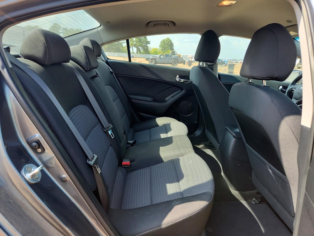 2016 KIA FORTE LX — Фото 10 из 12