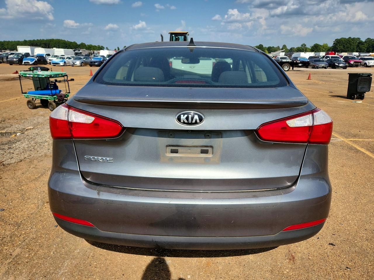 2016 KIA FORTE LX — Фото 6 из 12