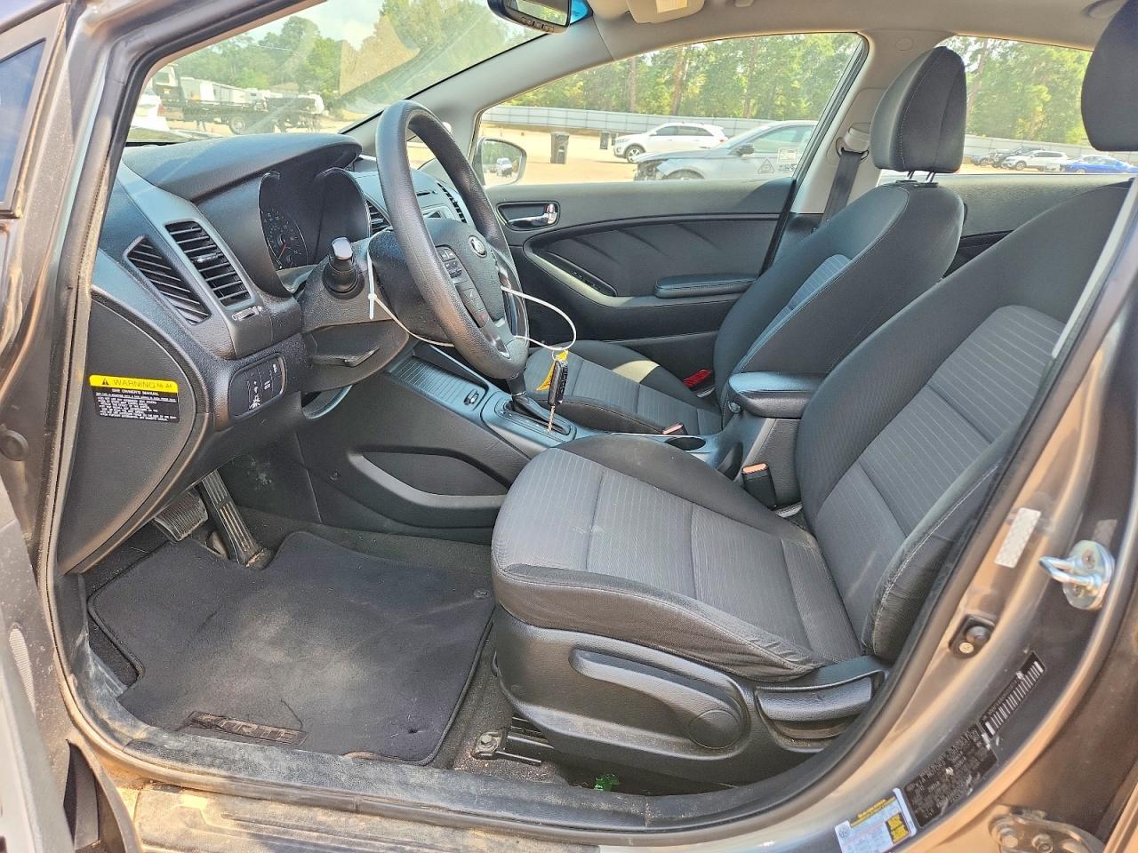 2016 KIA FORTE LX — Фото 7 из 12