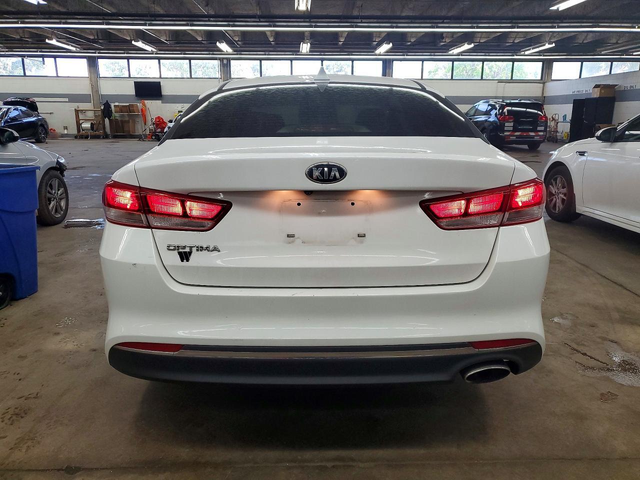 2016 KIA OPTIMA LX — Фото 6 из 12