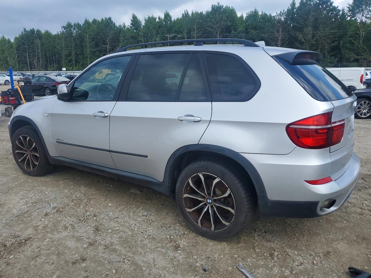 2013 BMW X5 XDRIVE35I — Фото 2 из 13