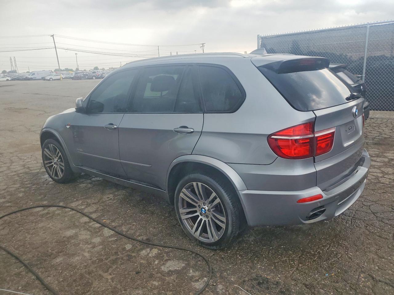 2013 BMW X5 XDRIVE50I — Фото 2 из 13