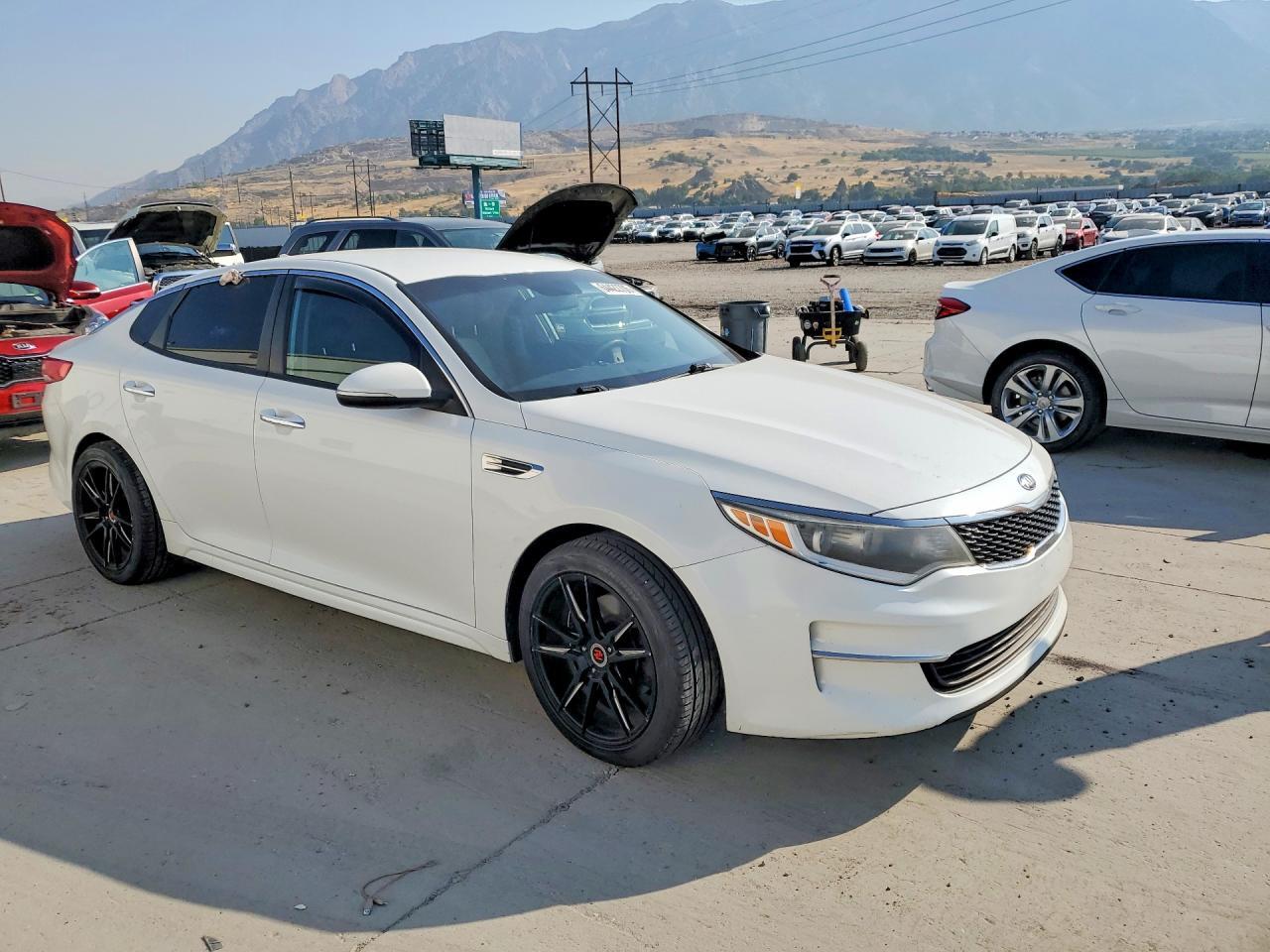 2016 KIA OPTIMA LX — Фото 4 из 12