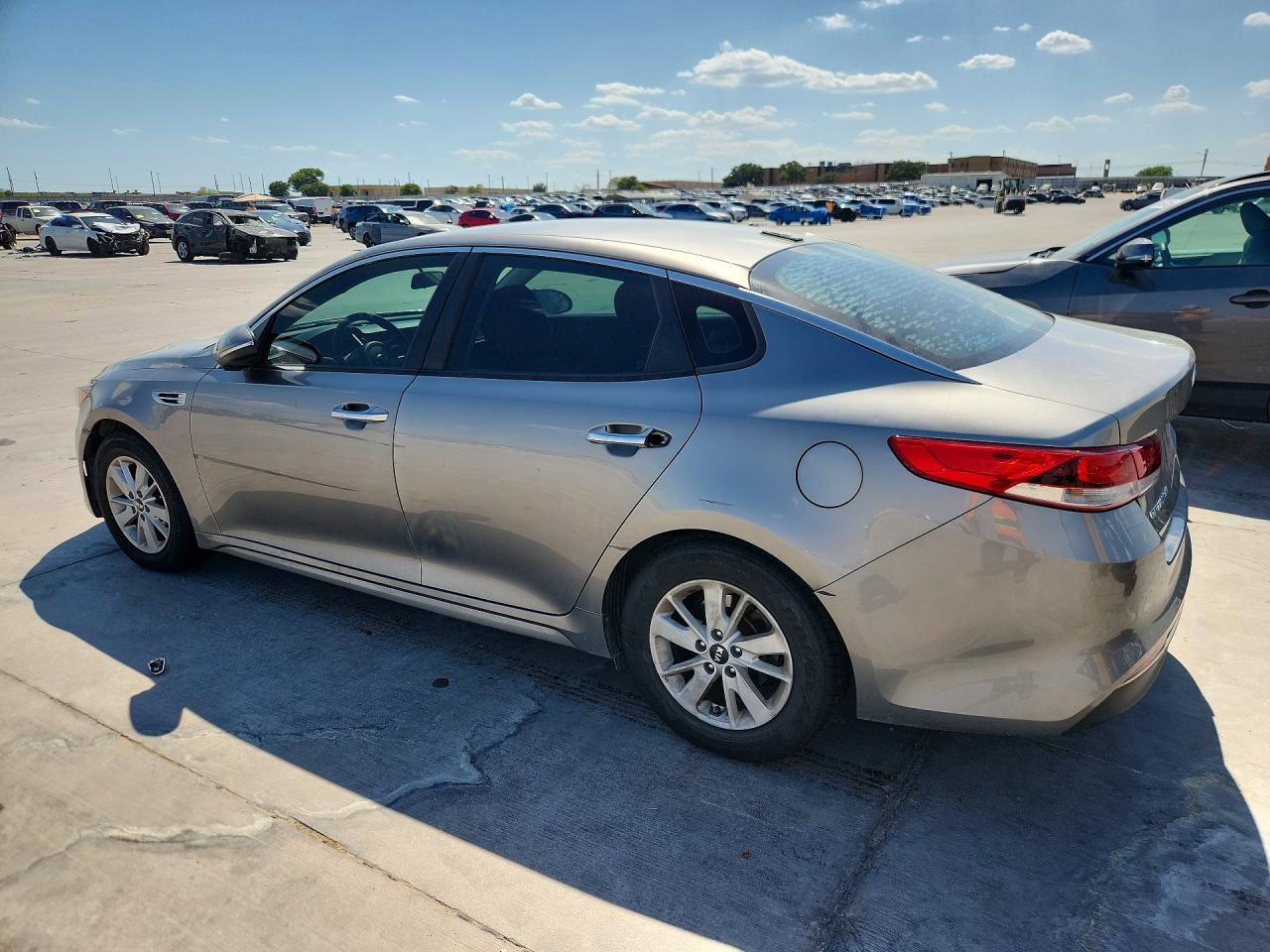 2016 KIA OPTIMA LX — Фото 2 из 12