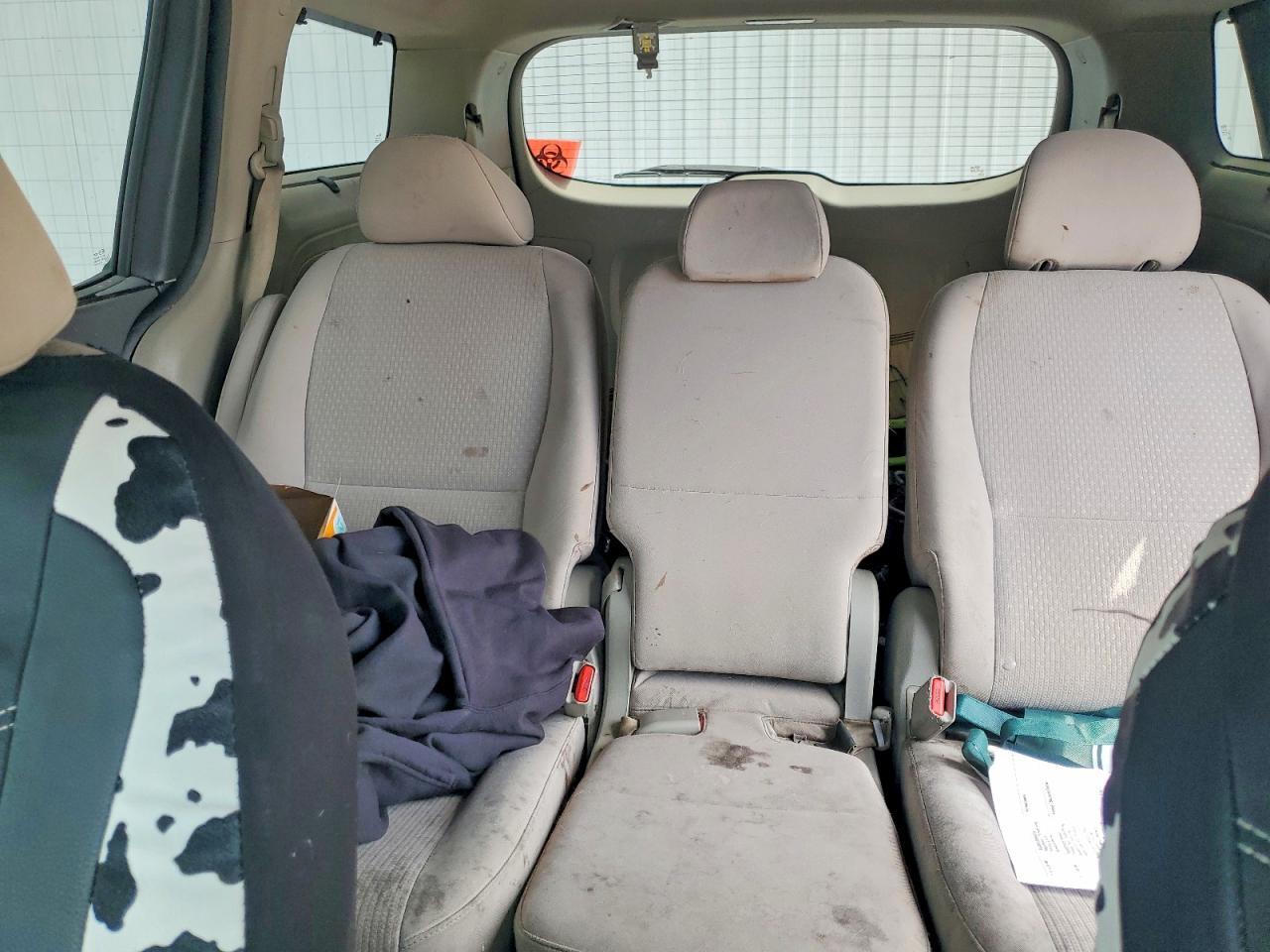 2016 KIA SEDONA LX — Фото 10 из 13
