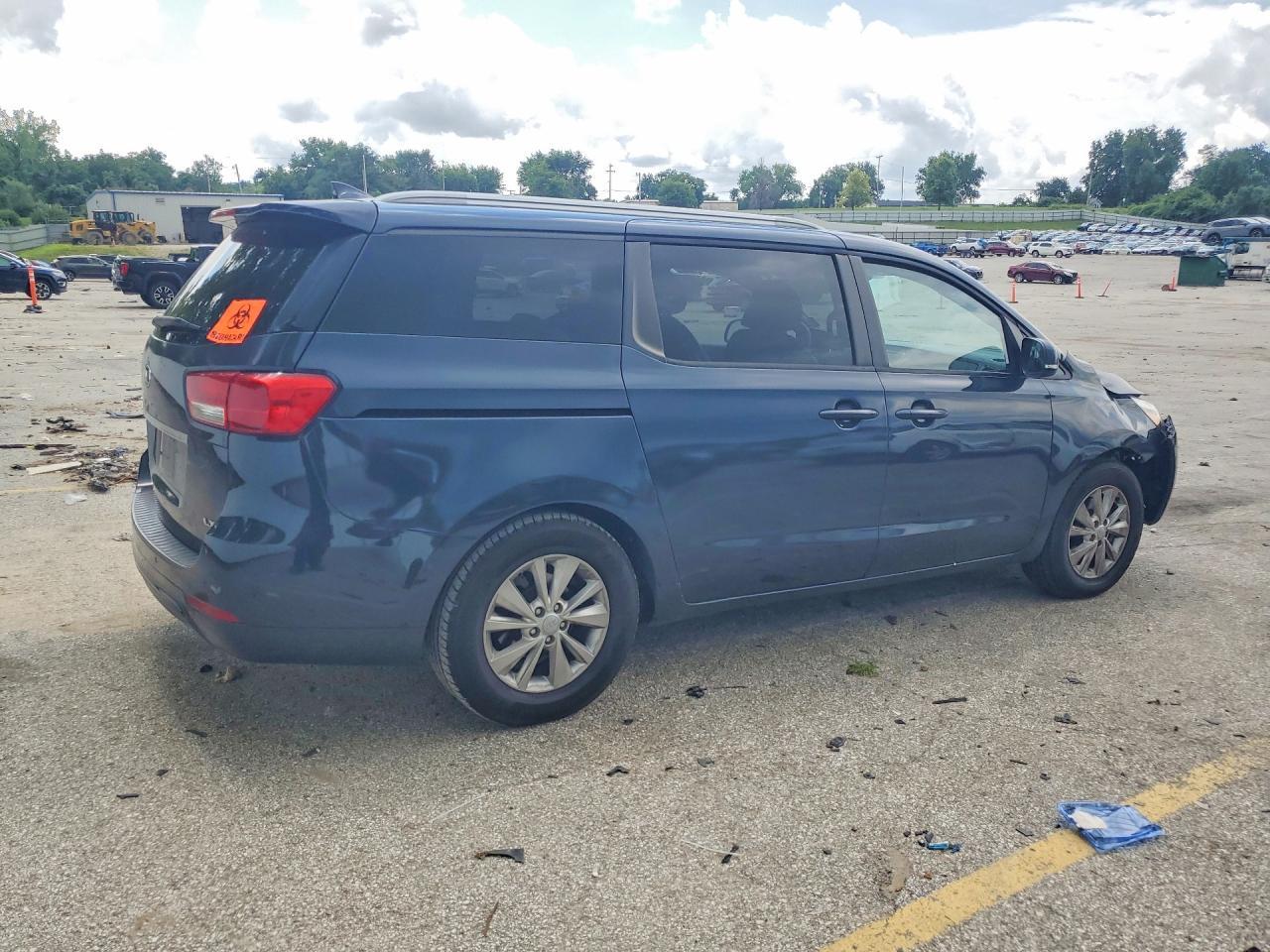 2016 KIA SEDONA LX — Фото 3 из 13