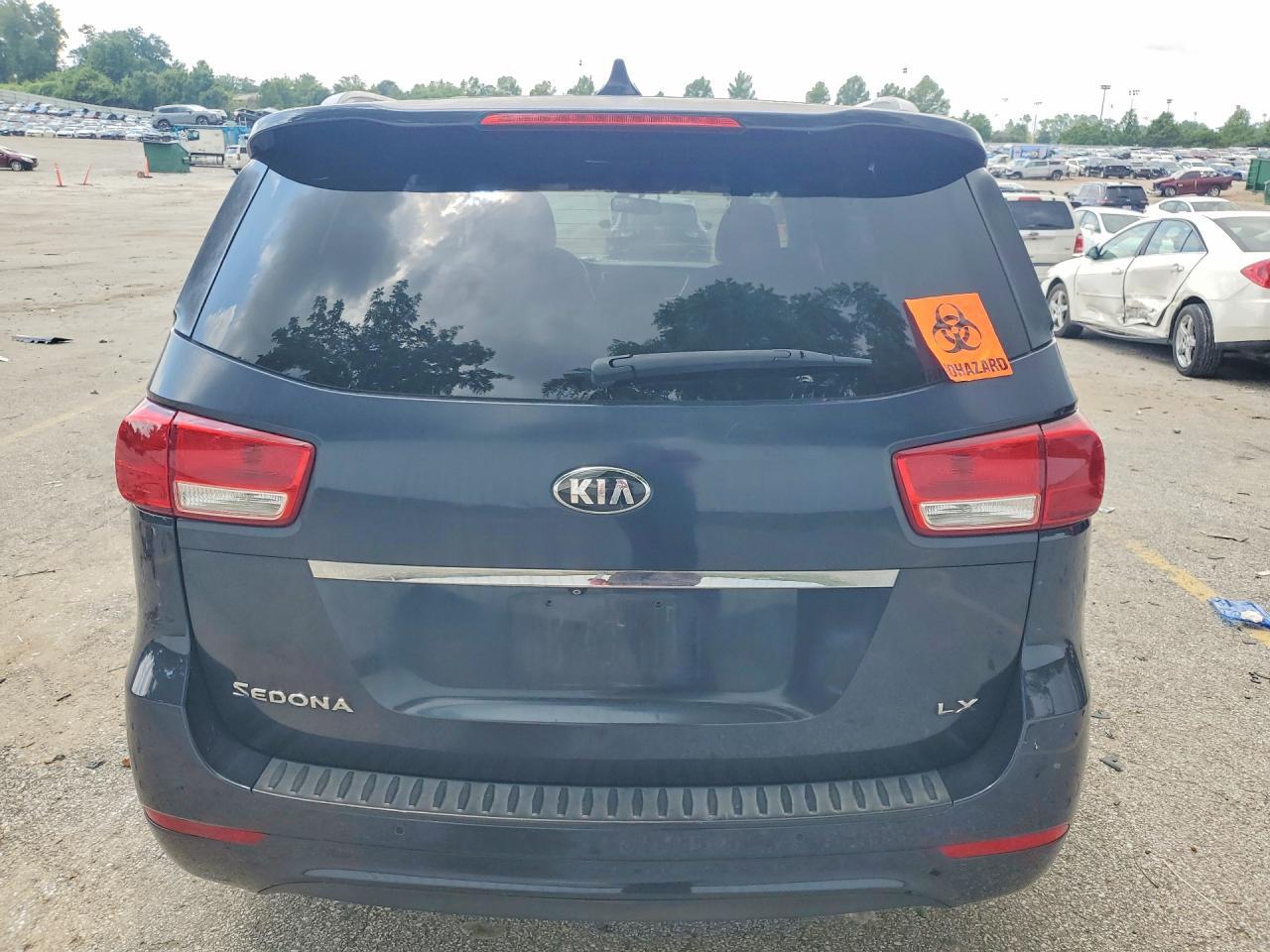 2016 KIA SEDONA LX — Фото 6 из 13