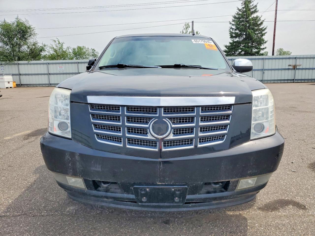 2010 CADILLAC ESCALADE PREMIUM — Фото 5 из 13