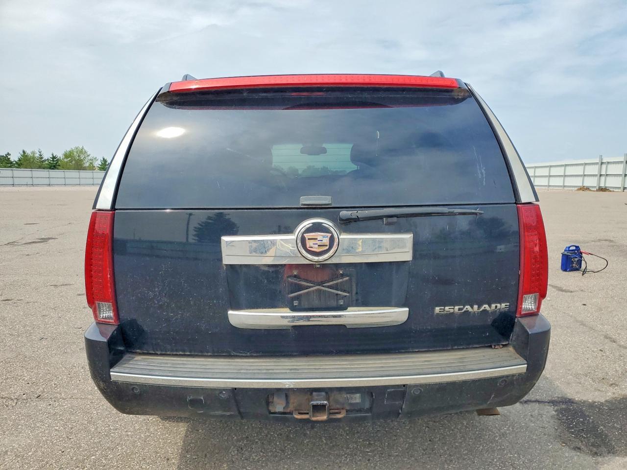 2010 CADILLAC ESCALADE PREMIUM — Фото 6 из 13