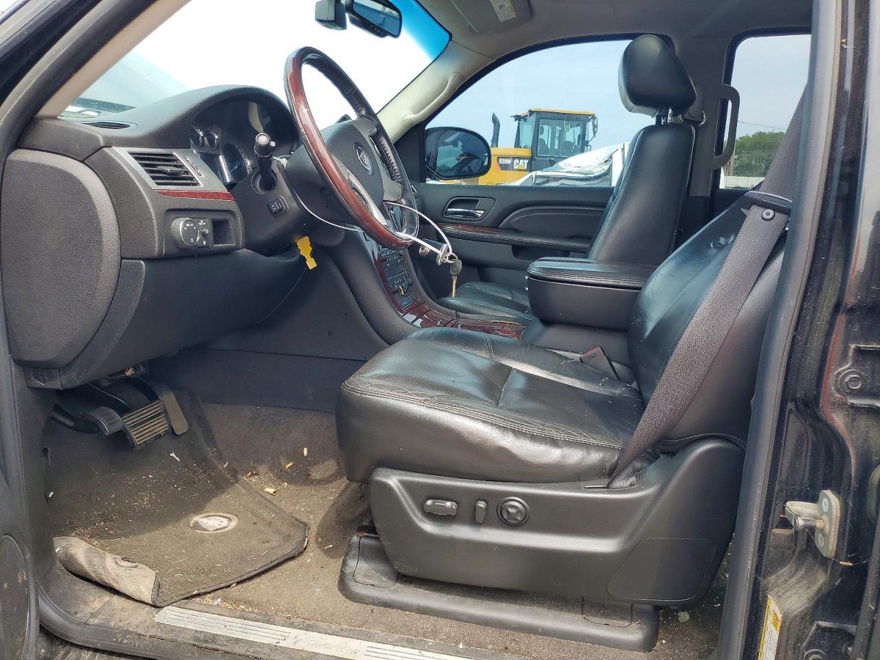 2010 CADILLAC ESCALADE PREMIUM — Фото 7 из 13