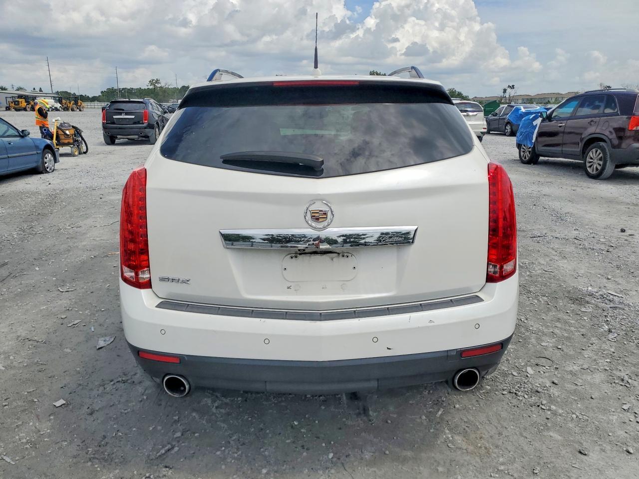 2010 CADILLAC SRX LUXURY COLLECTION — Фото 6 из 13