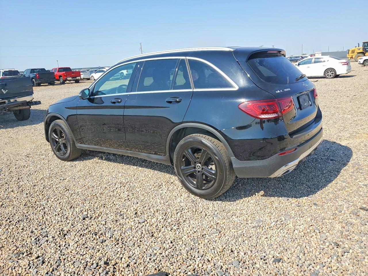2020 MERCEDES-BENZ GLC 300 — Фото 2 из 13