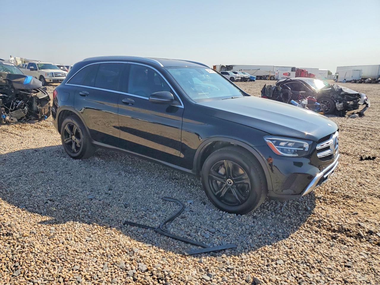 2020 MERCEDES-BENZ GLC 300 — Фото 4 из 13