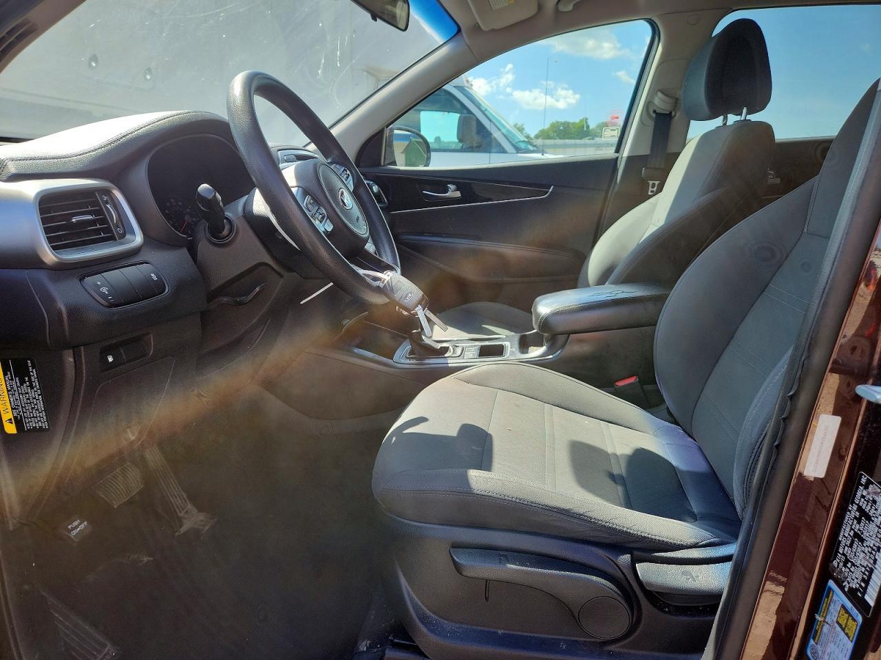 2016 KIA SORENTO LX V6 — Фото 7 из 13