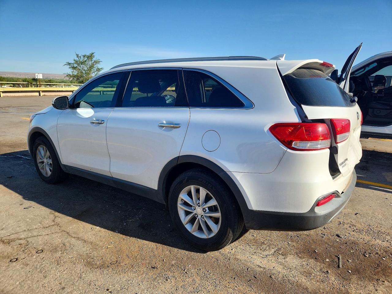 2016 KIA SORENTO LX — Фото 2 из 13
