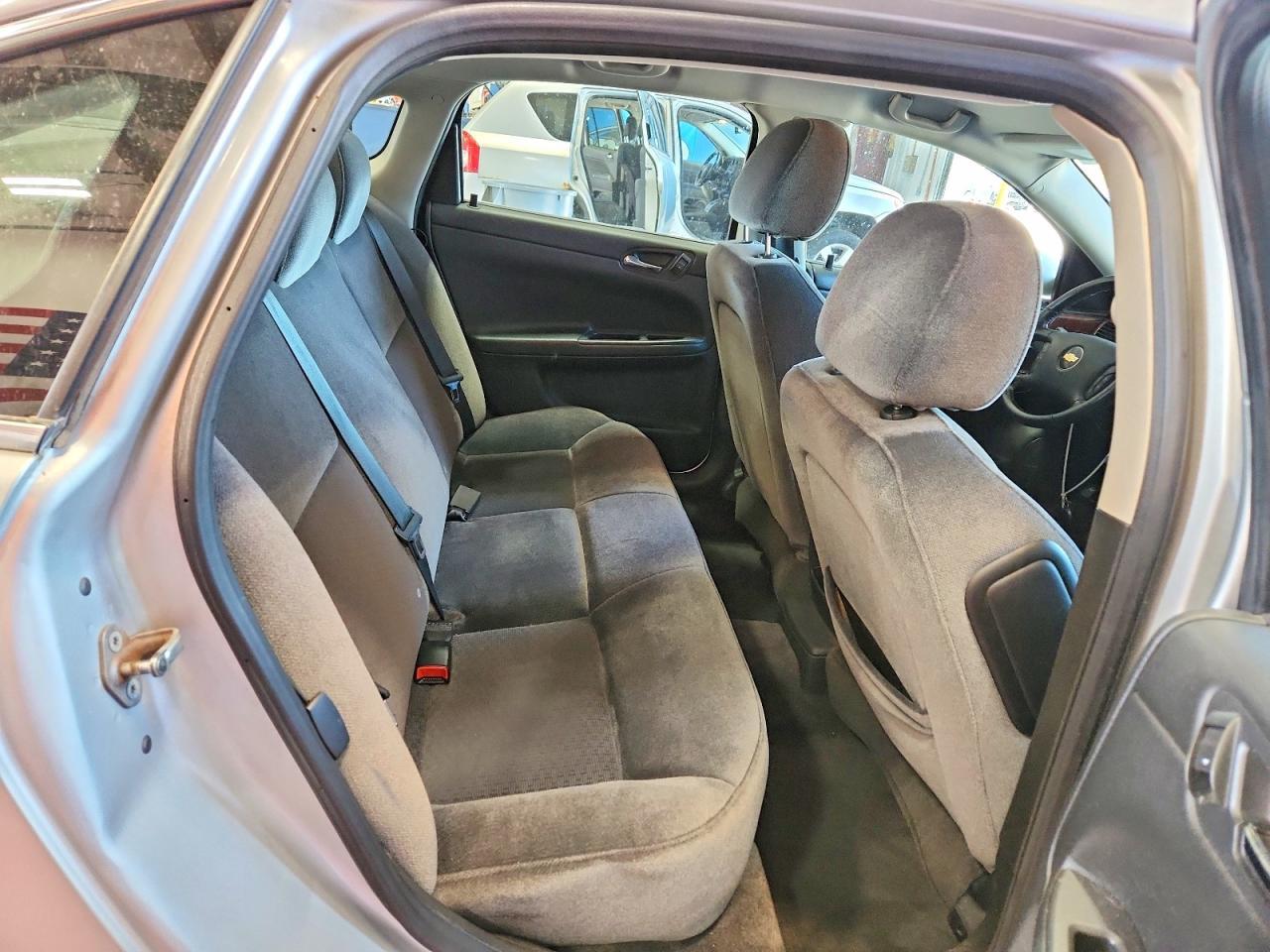 2010 CHEVROLET IMPALA LT — Фото 10 из 12