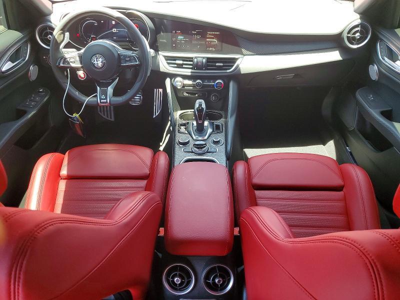 2024 ALFA ROMEO GIULIA QUADRIFOGLIO — Фото 8 из 12