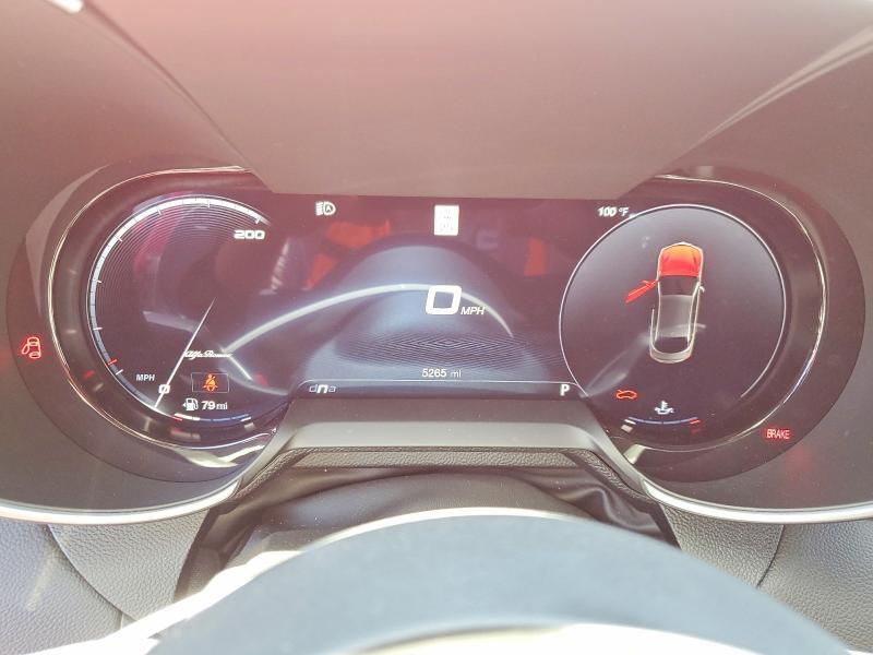 2024 ALFA ROMEO GIULIA QUADRIFOGLIO — Фото 9 из 12